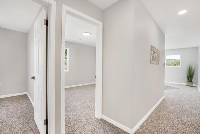 7 Corte De Canoncito, Cedar Crest, NM 87008