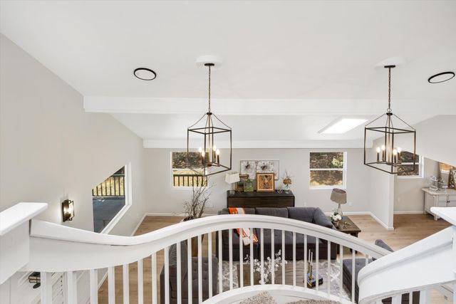 7 Corte De Canoncito, Cedar Crest, NM 87008