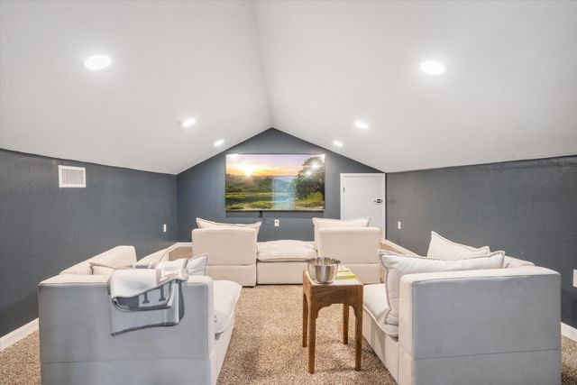 7 Corte De Canoncito, Cedar Crest, NM 87008