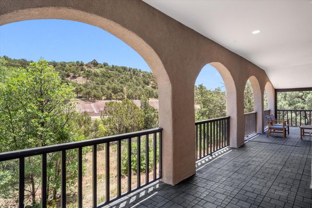 7 Corte De Canoncito, Cedar Crest, NM 87008