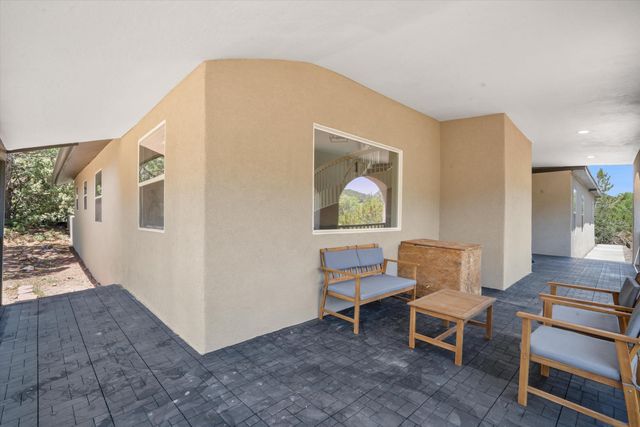 7 Corte De Canoncito, Cedar Crest, NM 87008