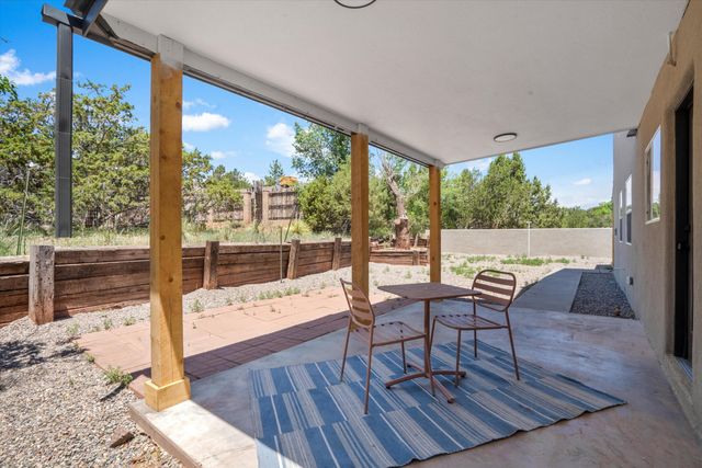 7 Corte De Canoncito, Cedar Crest, NM 87008
