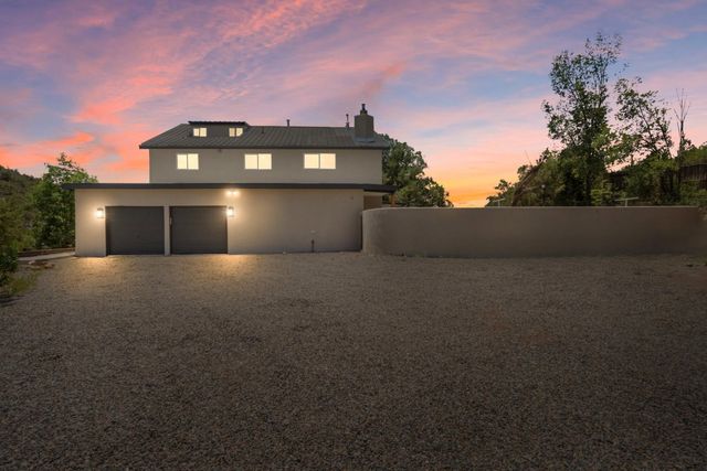 7 Corte De Canoncito, Cedar Crest, NM 87008