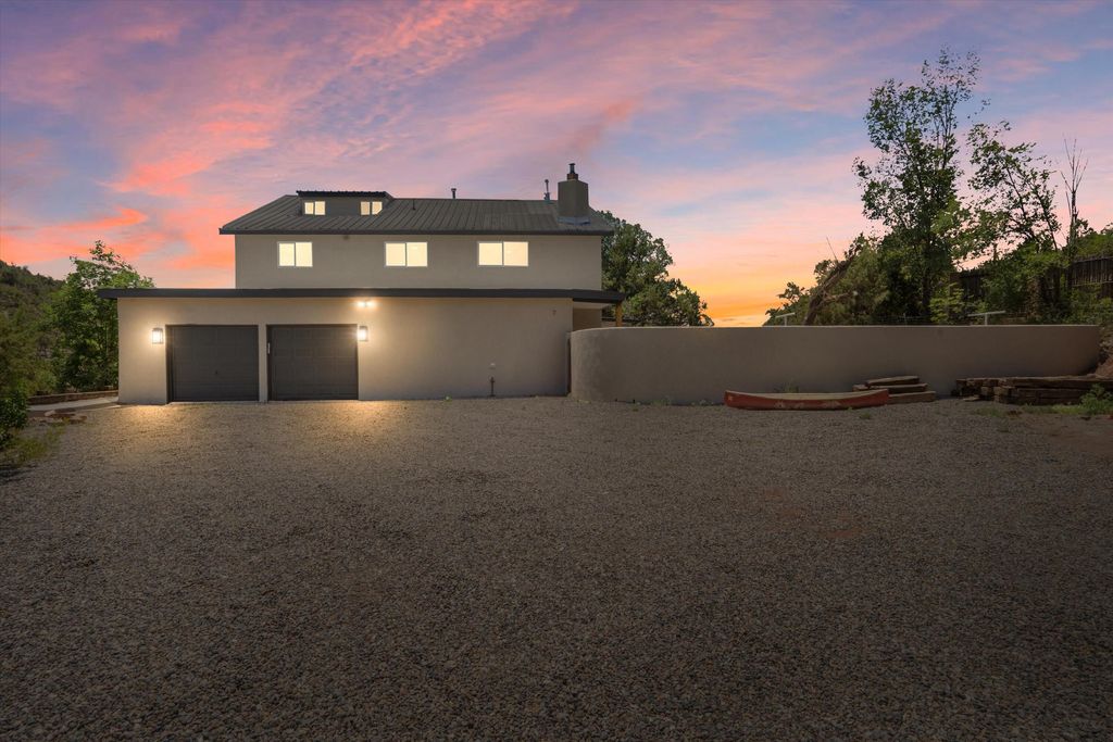 7 Corte De Canoncito, Cedar Crest, NM 87008