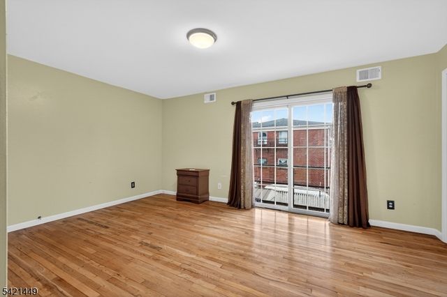 452 Marshall St, Elizabeth City, NJ 07206