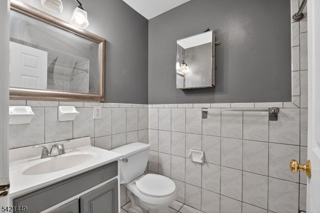 452 Marshall St, Elizabeth City, NJ 07206