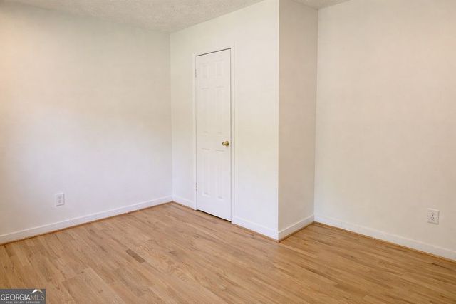 107 Village Way, Lawrenceville, GA 30046