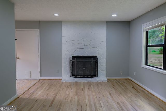 107 Village Way, Lawrenceville, GA 30046