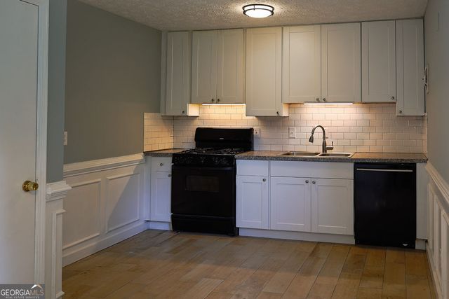 107 Village Way, Lawrenceville, GA 30046