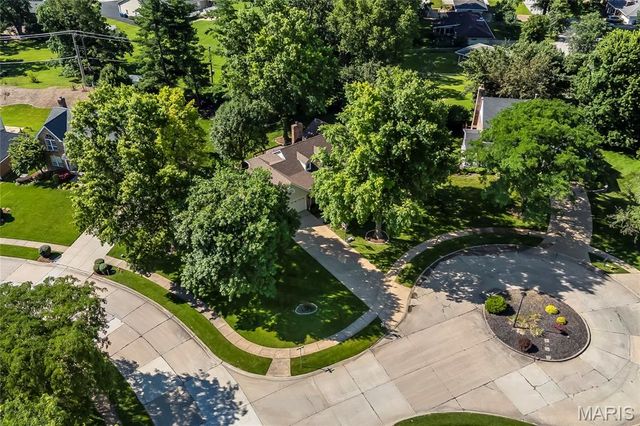 602 Rainbow Circle Court, Ballwin, MO 63011