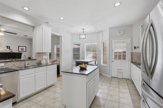 2538 Acadiana Lane, Seabrook, TX 77586