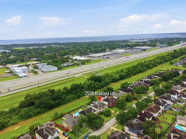 2538 Acadiana Lane, Seabrook, TX 77586
