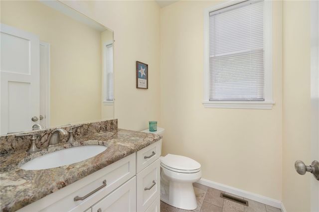 40 Lakeworth Avenue, Narragansett, RI 02882