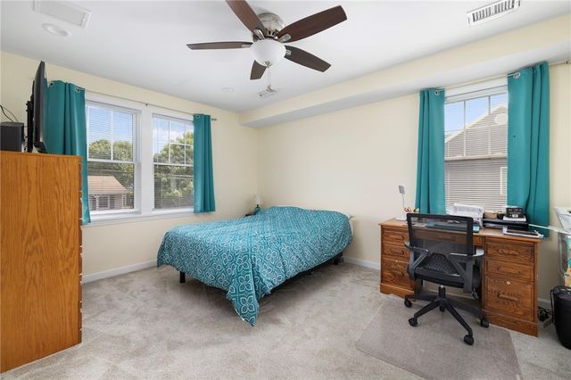40 Lakeworth Avenue, Narragansett, RI 02882