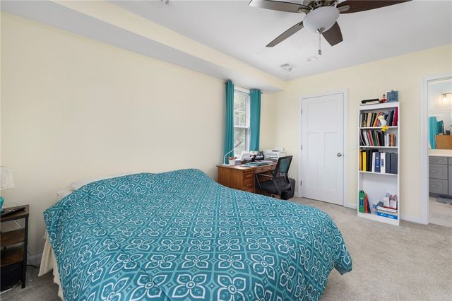 40 Lakeworth Avenue, Narragansett, RI 02882