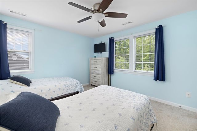 40 Lakeworth Avenue, Narragansett, RI 02882