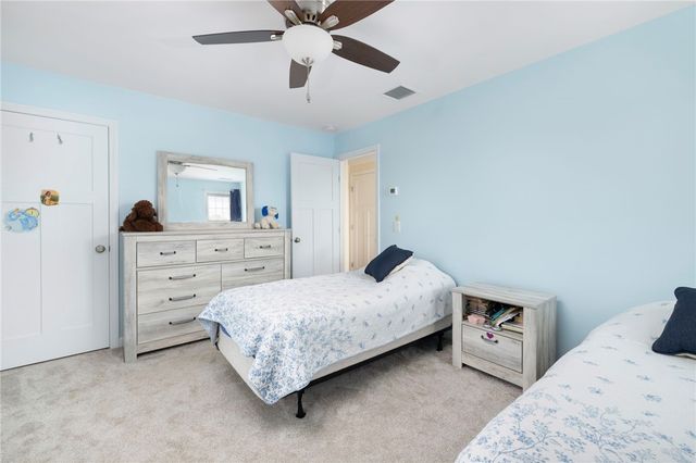 40 Lakeworth Avenue, Narragansett, RI 02882