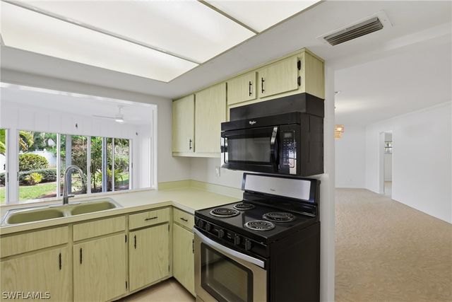 135 Pebble Beach BLVD, Naples, FL 34113