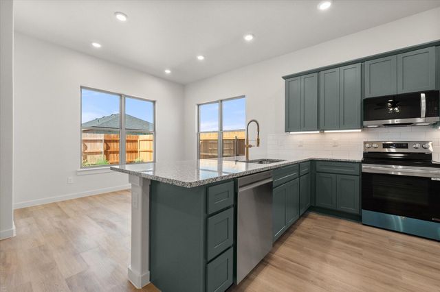 2903 Harvest Avenue, Wolfforth, TX 79382