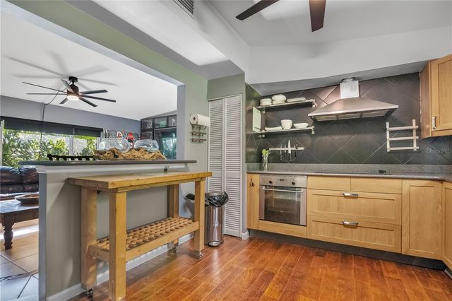 230 HAZARD STREET, Orlando, FL 32804