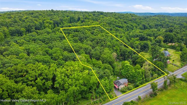 574 State Route 32 N, Esopus, NY 12429