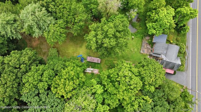 574 State Route 32 N, Esopus, NY 12429
