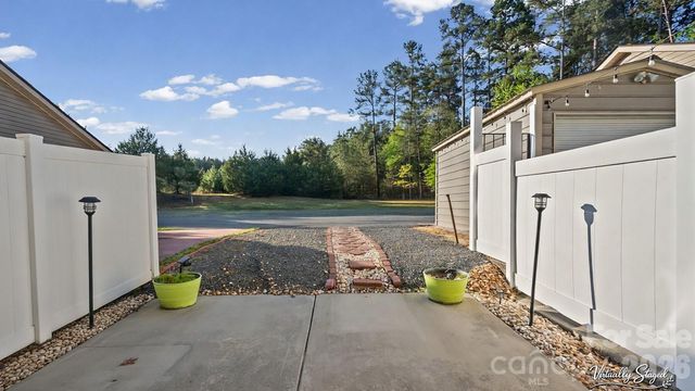 11774 Redbridge Boulevard 3, Midland, NC 28097