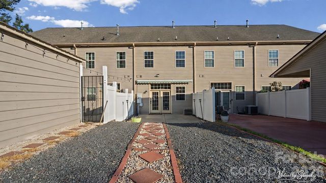 11774 Redbridge Boulevard 3, Midland, NC 28097