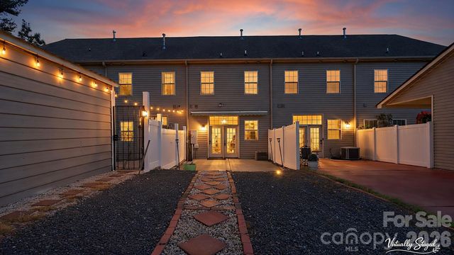 11774 Redbridge Boulevard 3, Midland, NC 28097