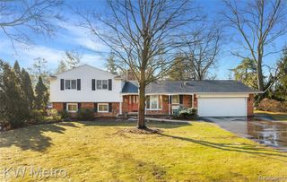 85 Stalwart Drive, Troy, MI 48098