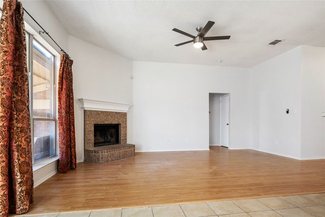 4914 Brazoswood Circle, Arlington, TX 76017