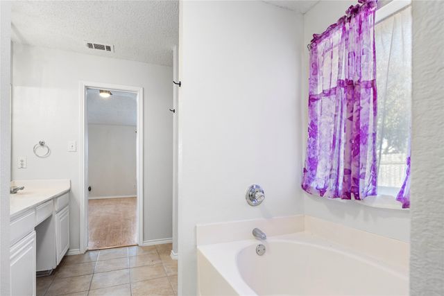 4914 Brazoswood Circle, Arlington, TX 76017