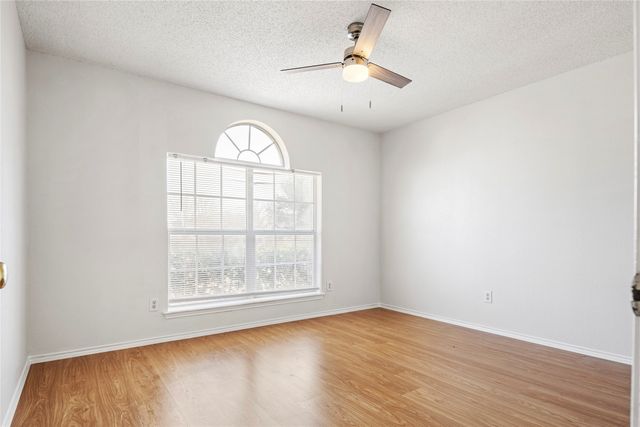 4914 Brazoswood Circle, Arlington, TX 76017