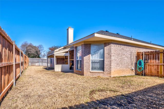 4914 Brazoswood Circle, Arlington, TX 76017