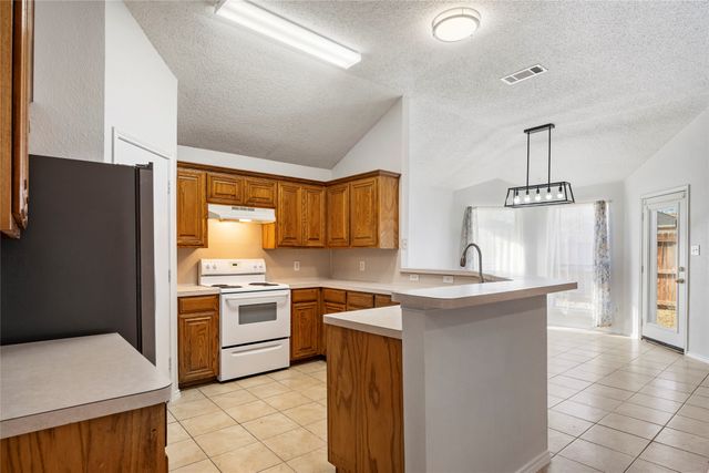 4914 Brazoswood Circle, Arlington, TX 76017