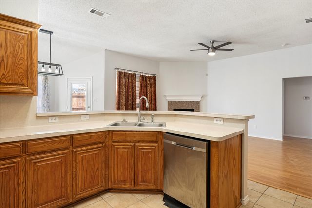 4914 Brazoswood Circle, Arlington, TX 76017