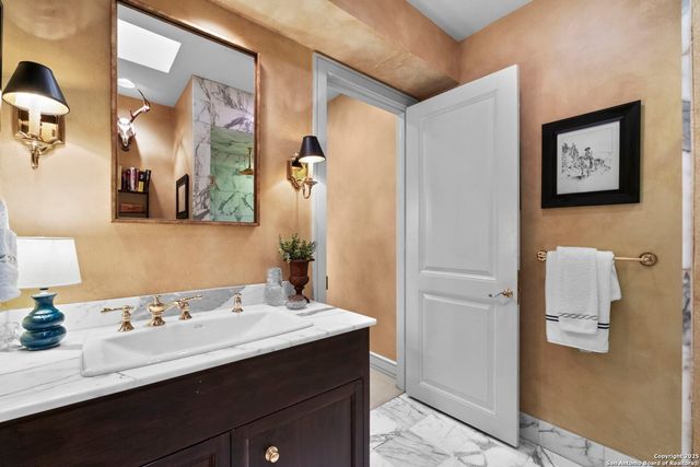 122 Chester St Apt 5, San Antonio, TX 78209