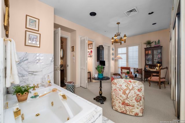 122 Chester St Apt 5, San Antonio, TX 78209