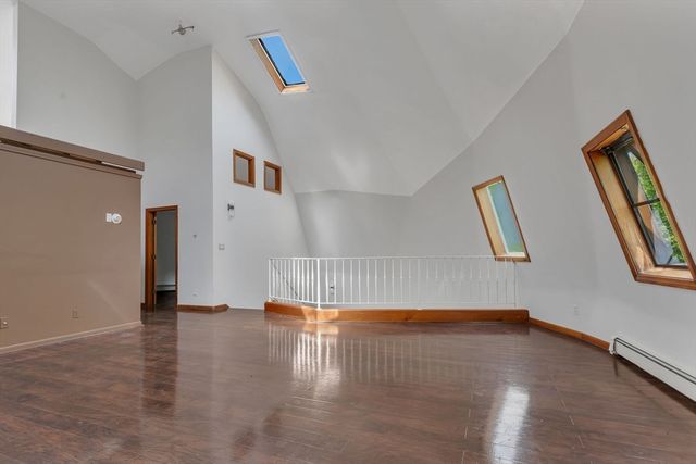 243 Oak St, Holliston, MA 01746