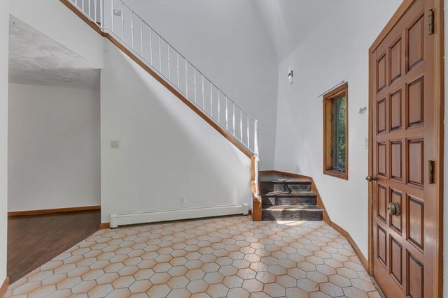 243 Oak St, Holliston, MA 01746