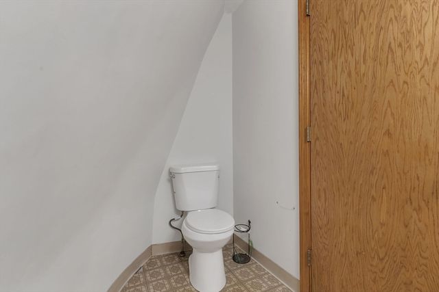 243 Oak St, Holliston, MA 01746