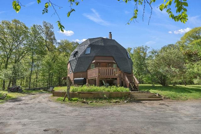 243 Oak St, Holliston, MA 01746