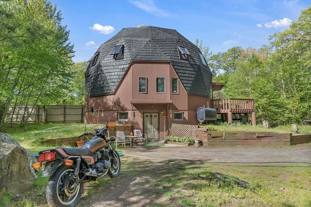243 Oak St, Holliston, MA 01746