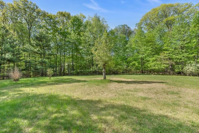 243 Oak St, Holliston, MA 01746