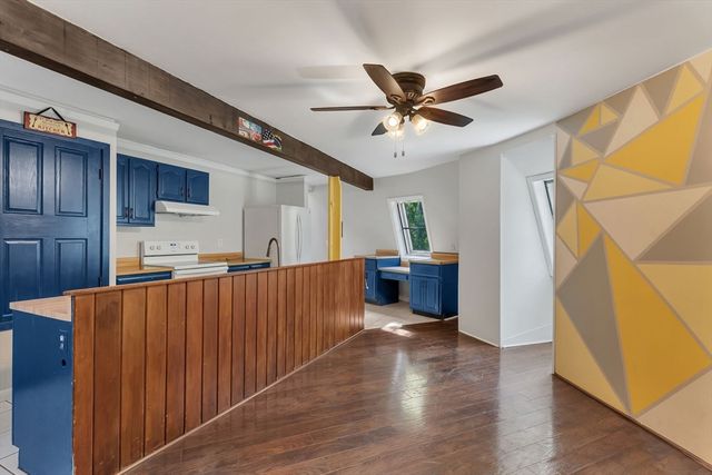 243 Oak St, Holliston, MA 01746