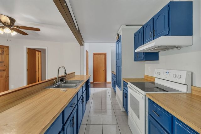243 Oak St, Holliston, MA 01746