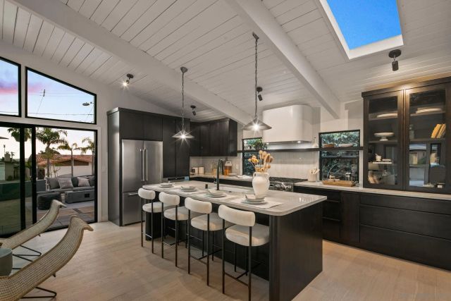 2526 Aster St, San Diego, CA 92109