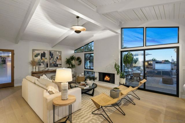 2526 Aster St, San Diego, CA 92109