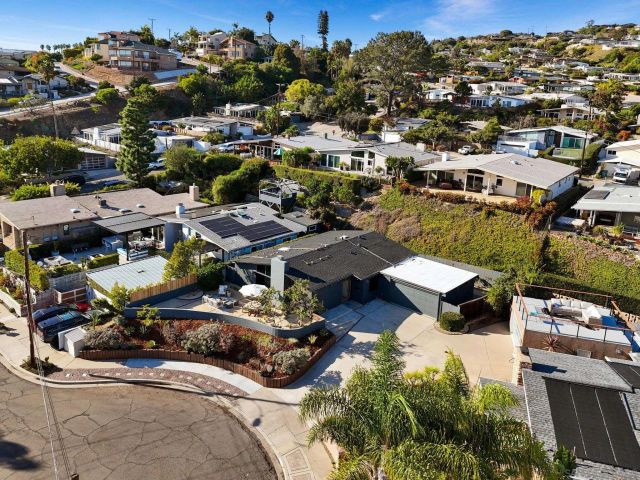 2526 Aster St, San Diego, CA 92109