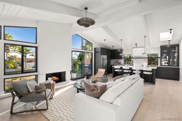 2526 Aster St, San Diego, CA 92109